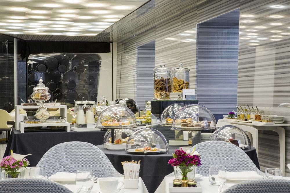 Palazzo Matteotti, The Dedica Anthology, Autograph Collection Hotel Milan Bagian luar foto The buffet at the lounge